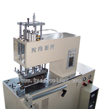 Ultrasonic Cloth Roll Cutting Machine